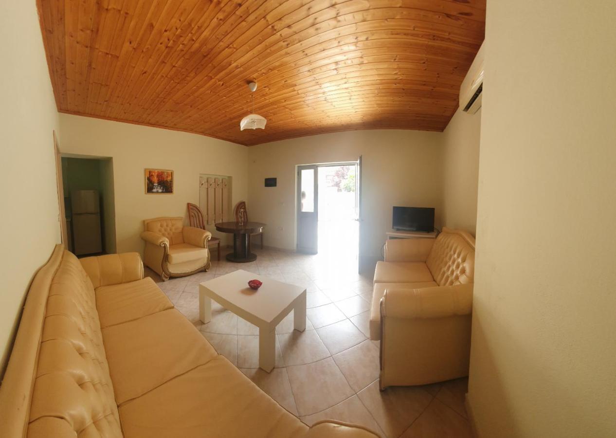 A Cheerful Villa With Free Parking Space Тирана Экстерьер фото