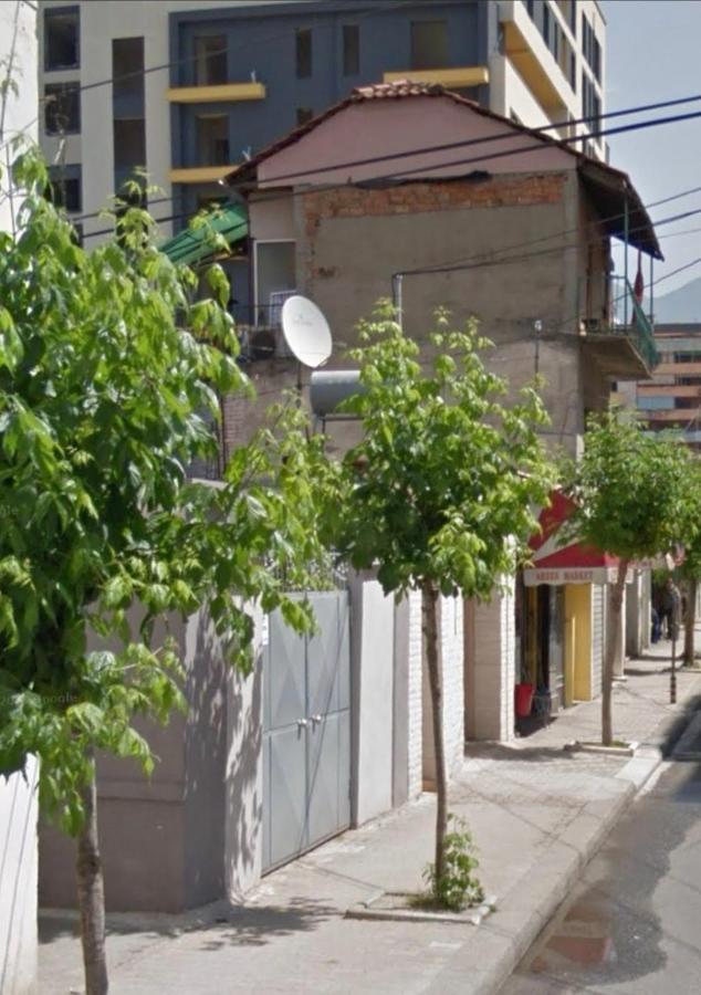 A Cheerful Villa With Free Parking Space Тирана Экстерьер фото